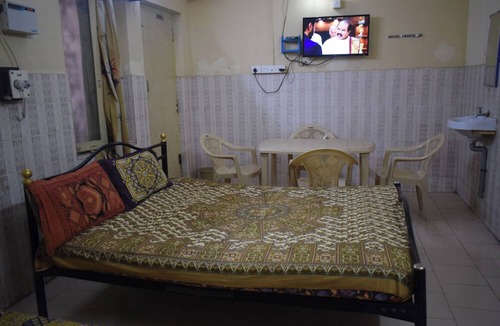 Mayiladuthurai Hotel | S M Residency
