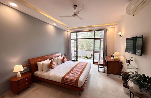 Hauz Khas Hotel | HOTEL GROVE RESIDENCY