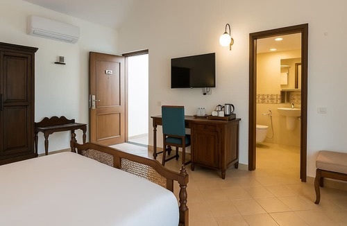 Shelpem Hotel | Amritara Serenity