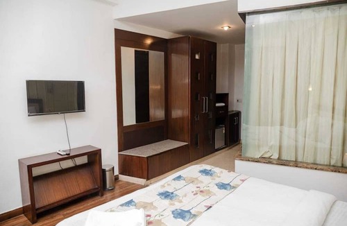 Sector 40 Hotel | Vamsor Heights