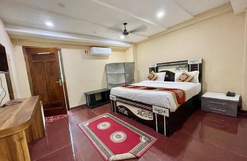 Varanasi Hotel | Hotel Shivee - Varanasi