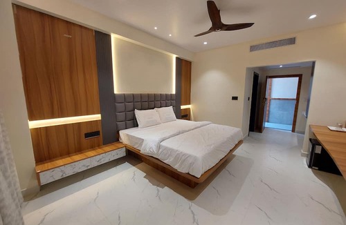 Dwaraka Nagar Hotel | Hotel Lemon Park