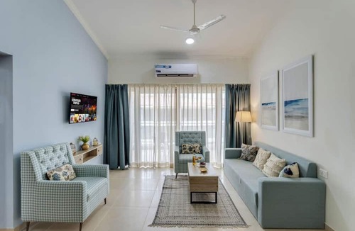 Saunta Vaddo Apartment | Luxe 1bhk w Pool Sauna 1km to the Beach