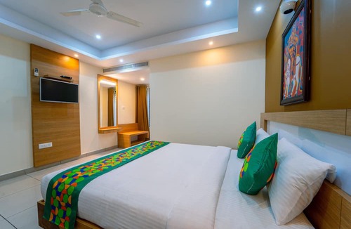 Guruvayur Hotel | Treebo Sree Varshavilas Regency, 500 Mtrs From Guruvayoor Temple