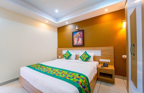 Guruvayur Hotel | Treebo Sree Varshavilas Regency, 500 Mtrs From Guruvayoor Temple