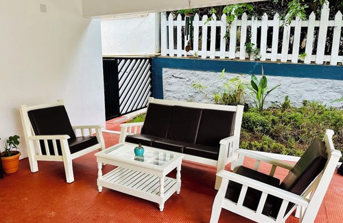 Thalayathimund Bed & Breakfast | Hoopoe House