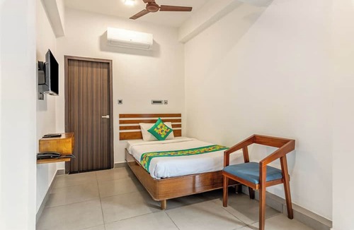 Thampanoor Hotel | Treebo De Cloud 9 Regency