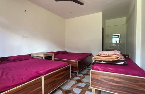 Gobind Dham House | Kuari Pass Inn