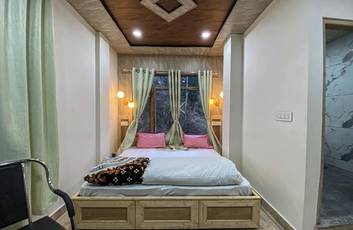 Theog Bed & Breakfast | Alpine Crest Homestay