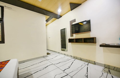Rohini Hotel | Fabhotel The Crystal Palace