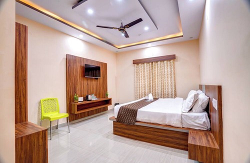 Madapura Hotel | Skylight Inn