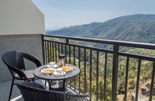 Kandaghat Hotel | Kavin The Chail Resort - Serene Valley Views
