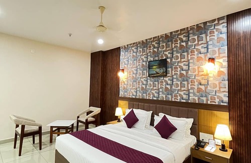 Nagampadam Hotel | Hotel Floral Palace
