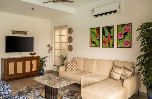Parra Villa | Villa Verona by Hireavilla 6BR With Pool in Parra
