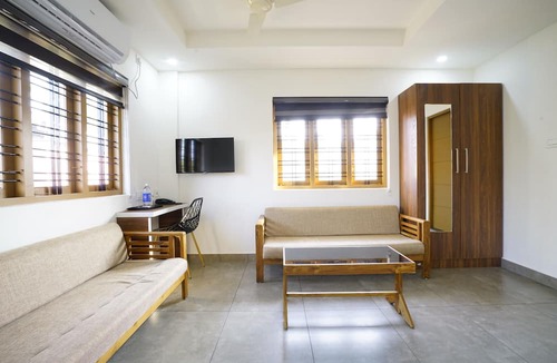 Thrippunithura Hotel | Halo Residency