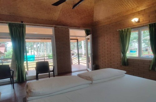 Heggadadevankote Hotel | Cosmic Connect Trails Kabini