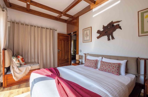 Kempty Range Villa | amã Stays & Trails Barefoot Bungalow, Dhanaulti