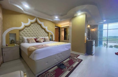 Mymensingh Hotel | The Silver Castle