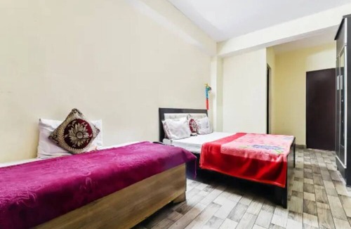 Landour Hotel | Goroomgo Naina Homestay Mussoorie