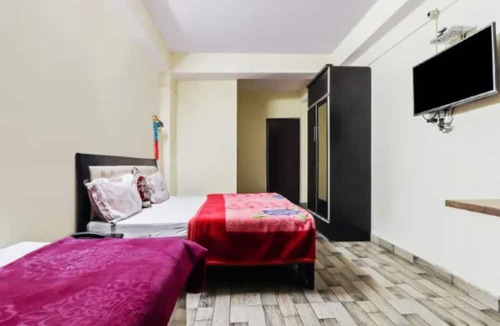 Landour Hotel | Goroomgo Naina Homestay Mussoorie
