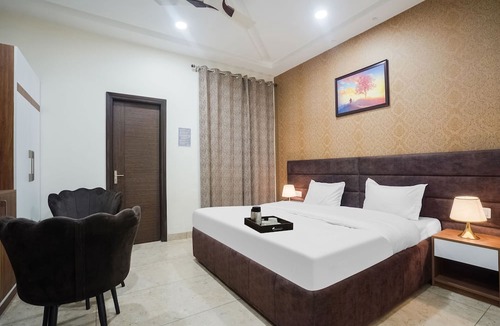 Ludhiana Hotel | OYO Blue Stone Residency