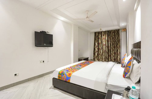 Kalkaji Hotel | Fabexpress Lotus Palace