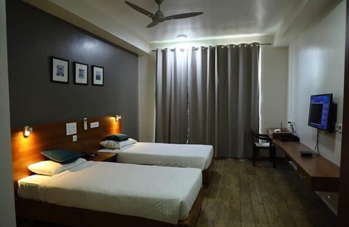 Kelambakkam Hotel | D Square Omr