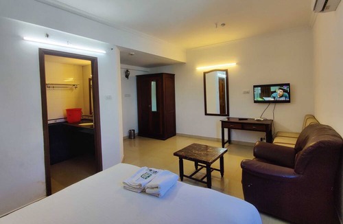 Thampanoor Hotel | Collection O Thampanoor Teekay Palace