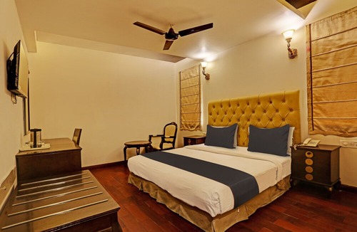 New Friends Colony Hotel | Super OYO Townhouse 1251 The Royce