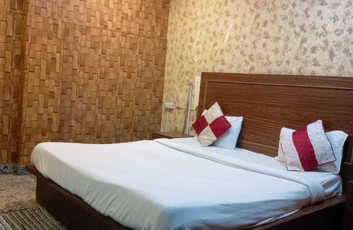New Delhi Hotel | Roomshala 156 Hotel Mannat Inn