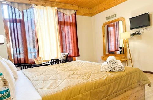 Holy Cross Colony Hotel | Collection O Hotel Grey Jade