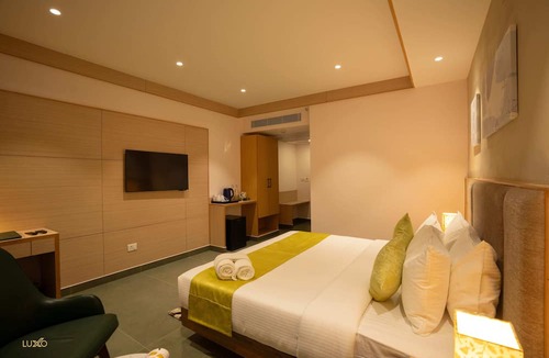 Palarivattom Hotel | Luxo Kochi