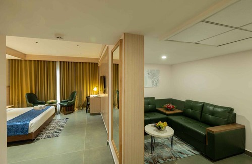 Palarivattom Hotel | Luxo Kochi