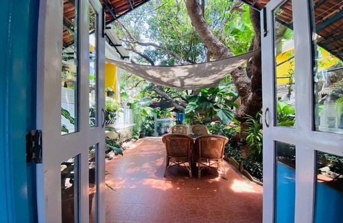 Dona Paula Hotel | Casa Tropicana