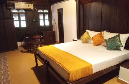 Andhakaranazhy Hotel | Shantitheeram Ayurveda