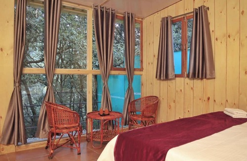 Bhimtal Hotel | Arahnyam Pool Side Cafe & Resort