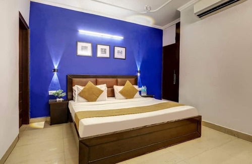 Sainik Farm Hotel | Roomshala 147 KD Plazav