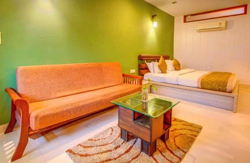 Bullawala Hotel | ShriGo Resort Pyramid Home Divine