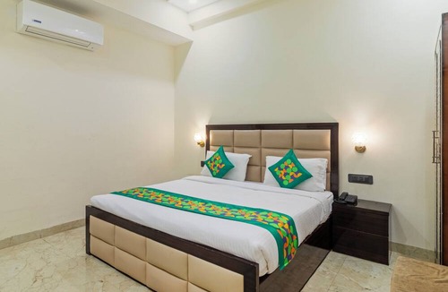Vrindavan Hotel | Treebo Brij Kaushal, Near Prem Mandir