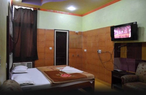 Karol Bagh Hotel | Hotel Krishna Palace By GRB