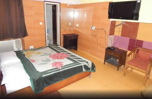 Karol Bagh Hotel | Hotel Krishna Palace By GRB