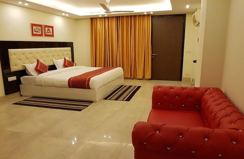 East of Kailash Hotel | Greenleaf Apartment And Suites, Kalkaji
