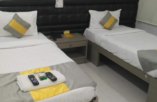 Madhapur House | Room-la Riviera Suites Madhapur