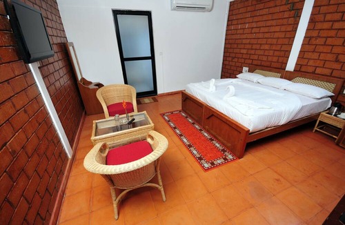 Nedumudy Resort | The Lake Resort by Maat Hotels