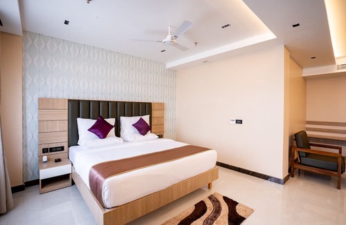 Patia Hotel | HOTEL LUCKY INDIA