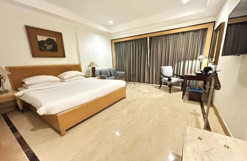 Barakhamba Hotel | The Hans Hotel New Delhi