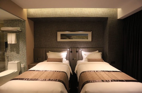 Uttara Hotel | Best Western Plus Maple Leaf