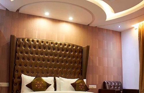 Pashim Vihar Hotel | Hotel Waterfall