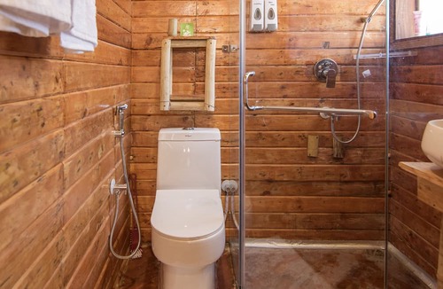 Gagar Ski Chalet | Kaath Maati-Luxurious woodem two storied Treehouse in the lap of nature