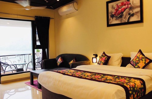 Bhimtal Hotel | The Lake Heritage @Bhimtal Lake